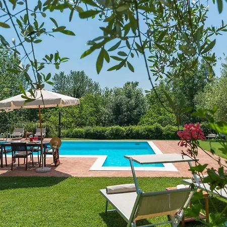 Villa Gino 8&2, Emma *